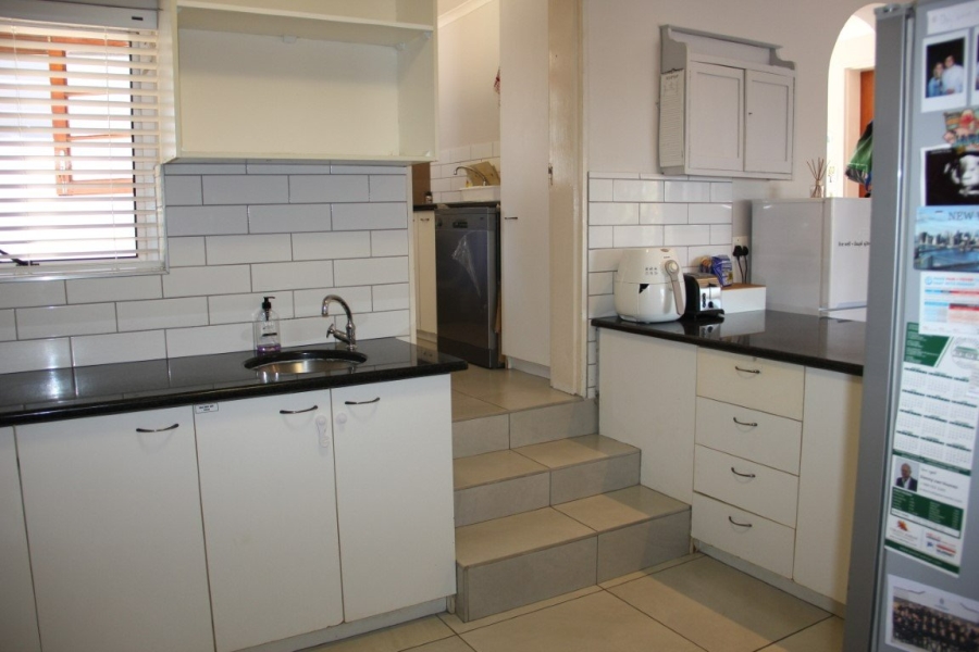 To Let 3 Bedroom Property for Rent in Heldervue Western Cape
